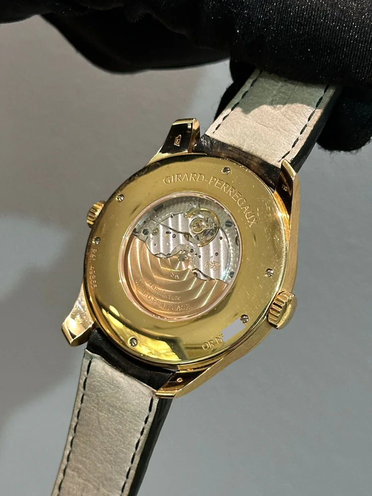 Girard Perregaux WW.TC TRAVELLER SMALL SECOND 49865